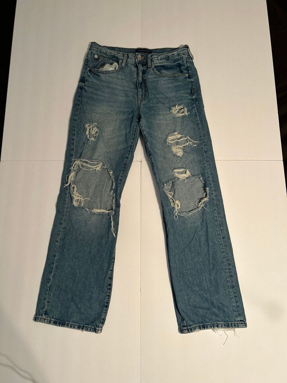 Aeropostale Women’s Medium Wash Destructed High-Rise Straight Leg Jeans – Size 4